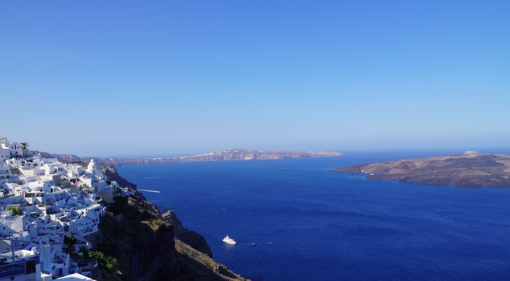 Greece: Caldera sunsets, panoramic volcano views and a lively atmosphere on Santorini