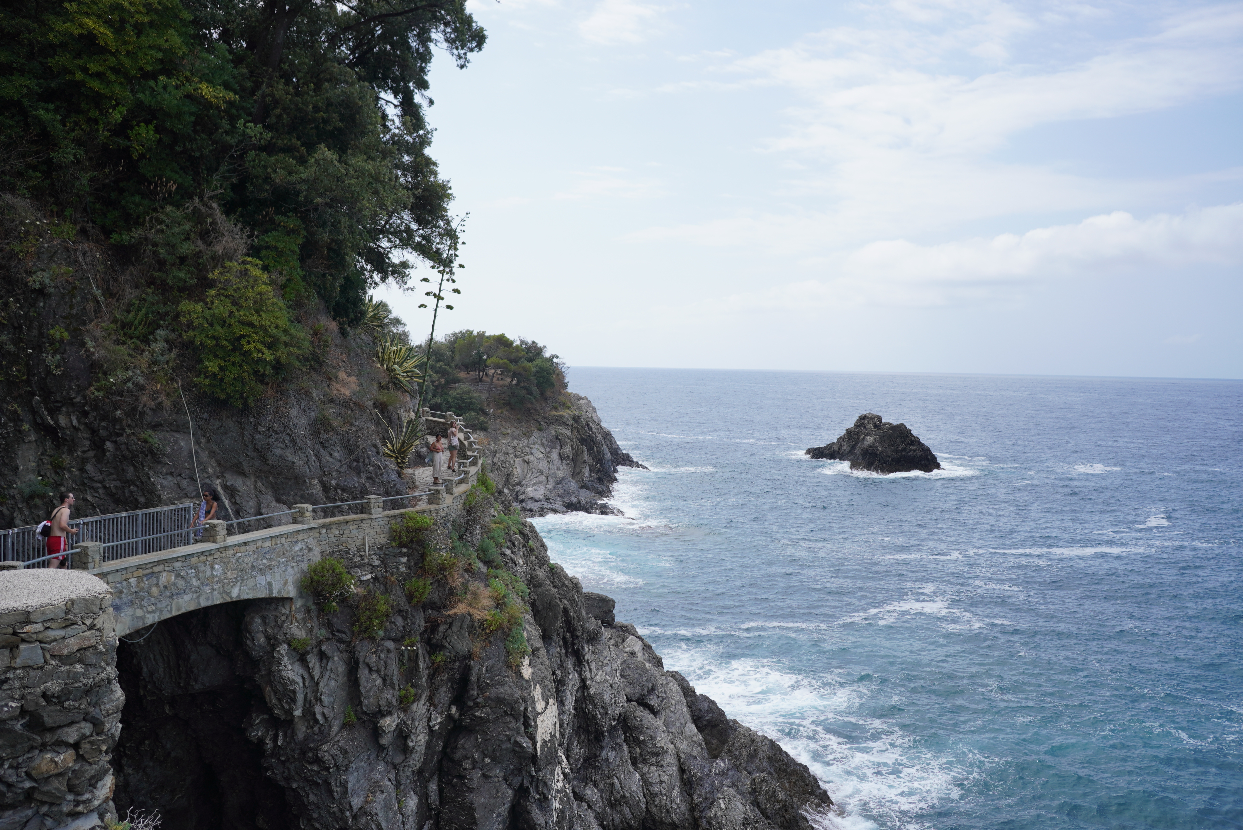Cinque terre: Hiking from Monterosso to Vernazza